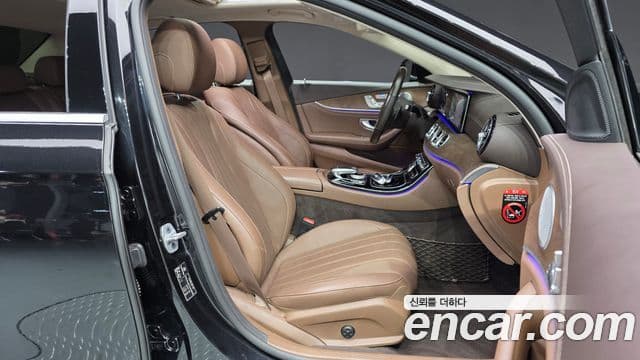 Mercedes-Benz E-Class 2018 — ფოტო 14/32