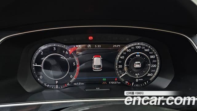Volkswagen Tiguan 2018 — Şəkil 8/20