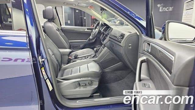 Volkswagen Tiguan 2018 — Şəkil 11/20