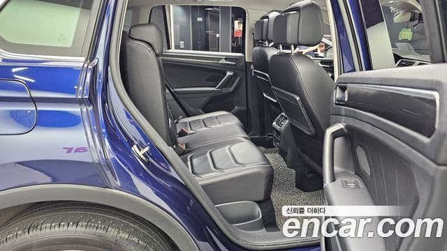 Volkswagen Tiguan 2018 — Şəkil 12/20