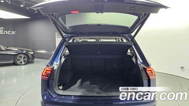 Volkswagen Tiguan 2018 — Şəkil 20/20