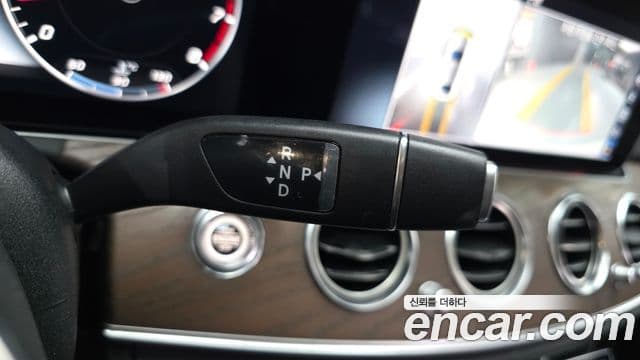 Mercedes-Benz E-Class 2019 — Şəkil 9/20