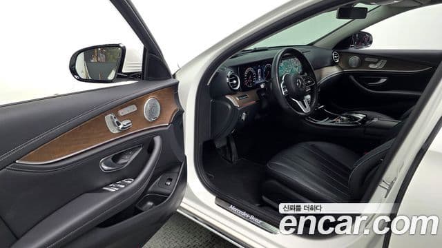 Mercedes-Benz E-Class 2019 — Şəkil 10/20