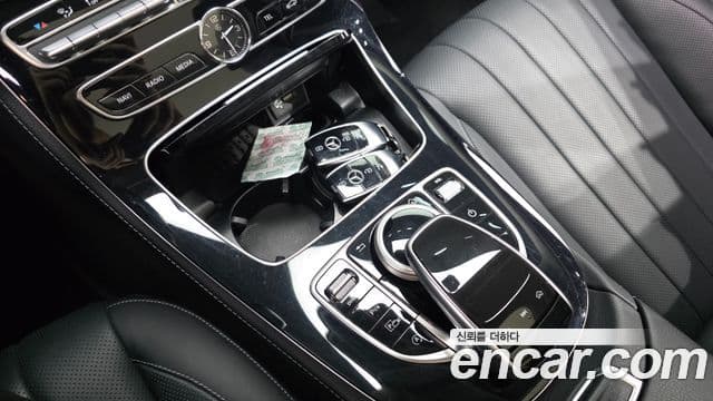 Mercedes-Benz E-Class 2019 — Şəkil 18/20
