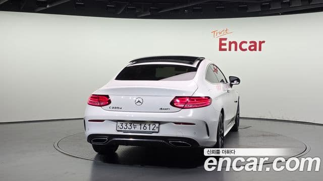 Mercedes-Benz C-Class 2019 — ფოტო 4/20