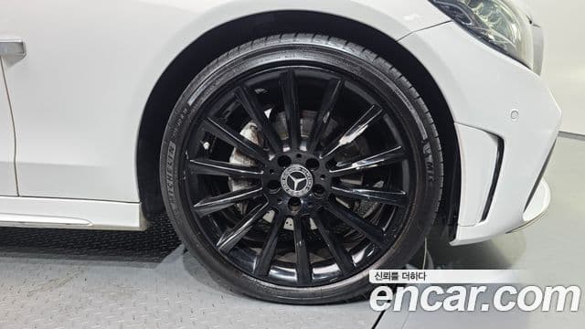 Mercedes-Benz C-Class 2019 — ფოტო 5/20