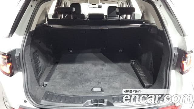 Land Rover Discovery Sport 2020 — Photo 19/33