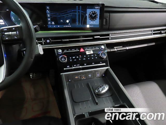 Hyundai Santa Fe 2025 — ფოტო 8/20