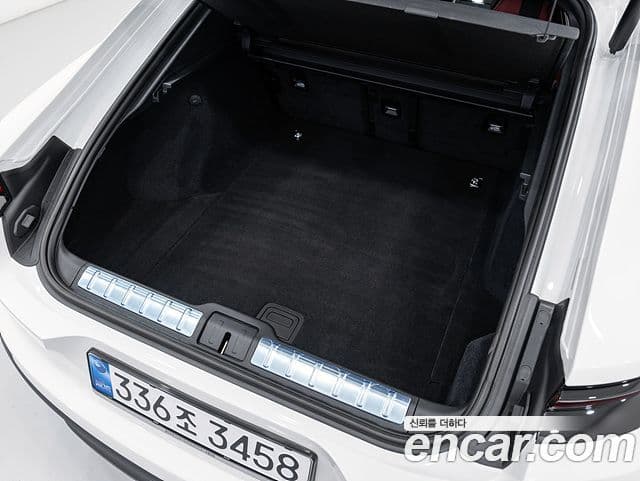 Porsche Panamera 2025 — Şəkil 12/20