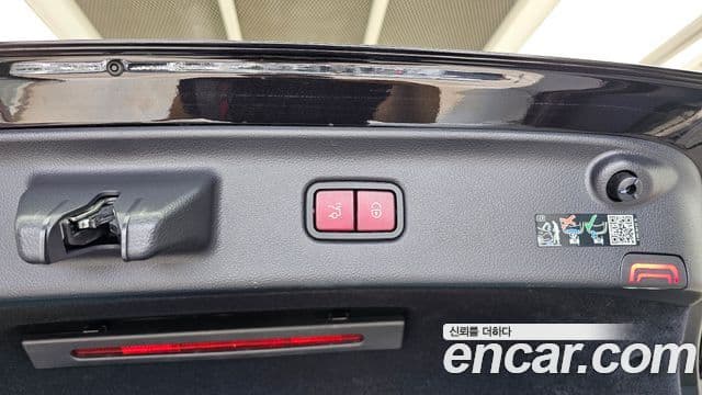 Mercedes-Benz S-Class 2023 — Photo 29/36