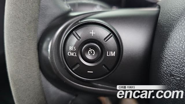 Mini Cooper Clubman 2020 — ფოტო 6/20