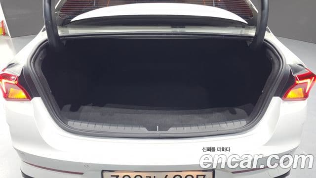 Kia K5 2023 — ფოტო 16/32