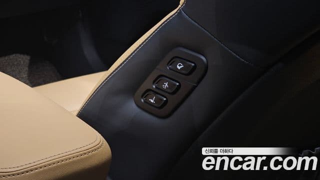 Kia K5 2023 — ფოტო 18/32