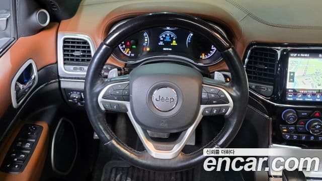 Jeep Grand Cherokee 2020 — Şəkil 13/20
