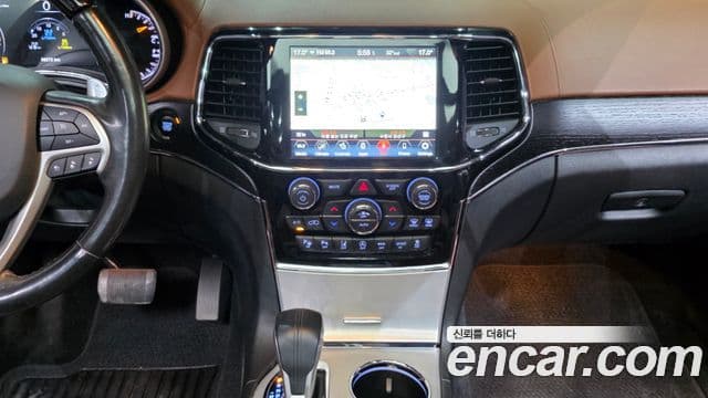 Jeep Grand Cherokee 2020 — Şəkil 14/20