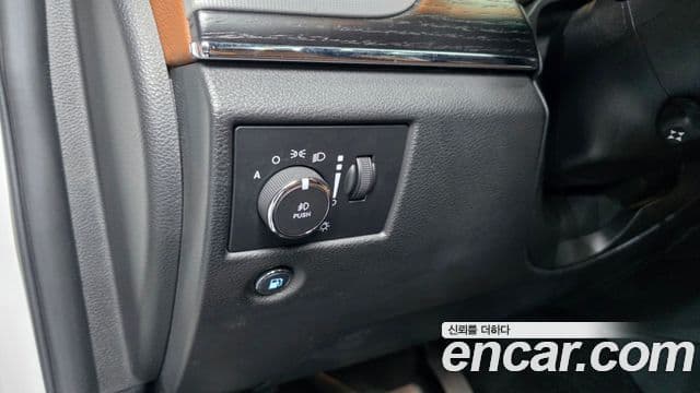 Jeep Grand Cherokee 2020 — Photo 17/38