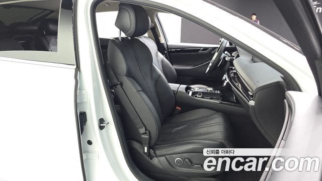 Genesis Electrified G80 2023 — Şəkil 11/20