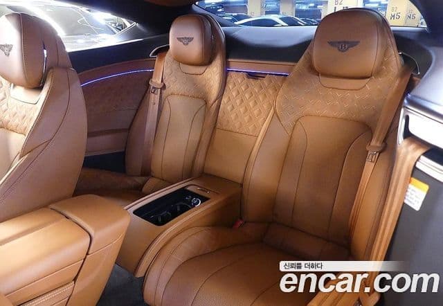 Bentley Continental GT 2022 — ფოტო 15/20