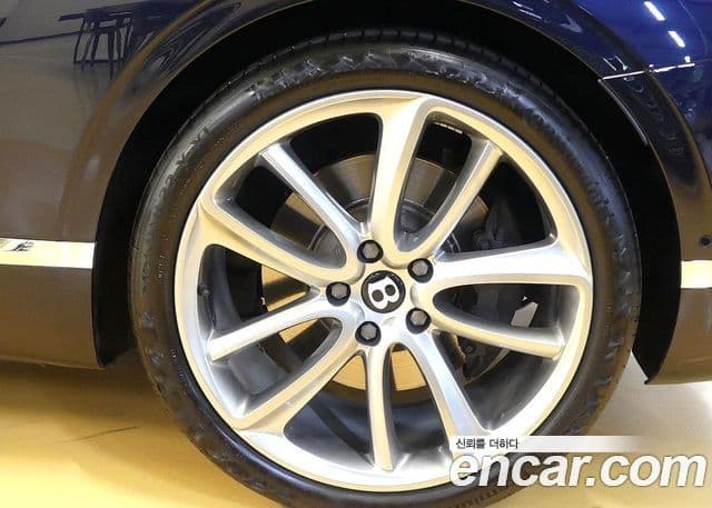 Bentley Continental GT 2022 — ფოტო 19/20