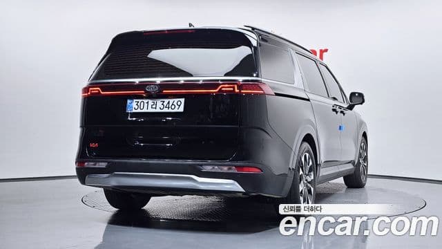 Kia Carnival 2021 — ფოტო 2/20