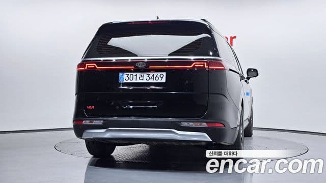 Kia Carnival 2021 — ფოტო 4/20