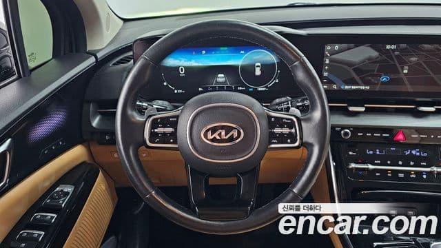 Kia Carnival 2021 — ფოტო 13/20