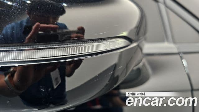 Kia Carnival 2021 — ფოტო 17/20