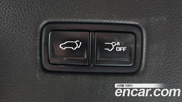 Kia Carnival 2021 — ფოტო 18/20