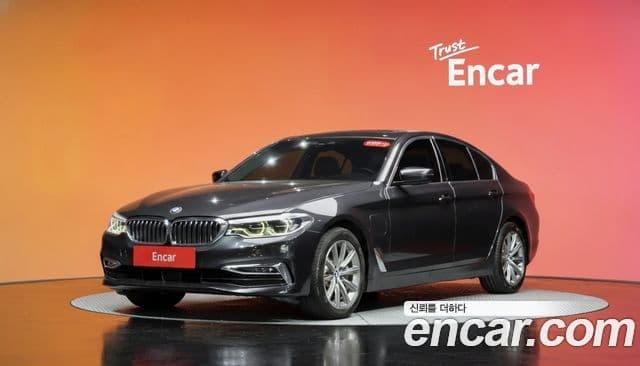 BMW 5 Series 2020 — фото 1 из 20