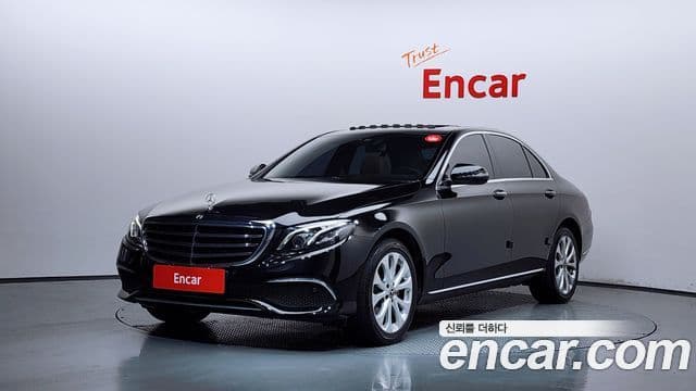 Mercedes-Benz E-Class 2019 — ფოტო 1/20