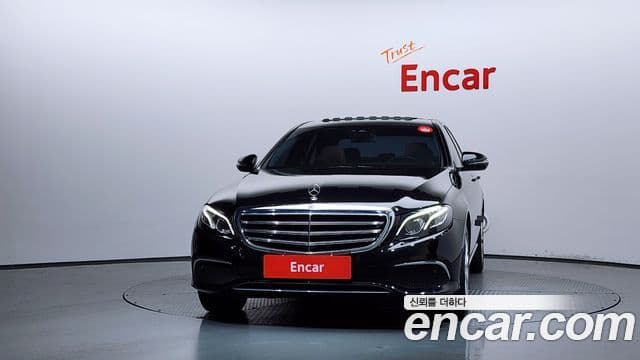 Mercedes-Benz E-Class 2019 — ფოტო 3/20