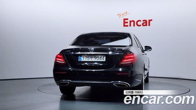 Mercedes-Benz E-Class 2019 — ფოტო 4/20