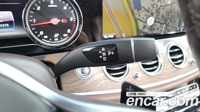 Mercedes-Benz E-Class 2019 — ფოტო 9/20