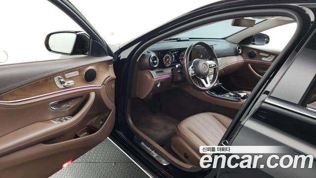Mercedes-Benz E-Class 2019 — ფოტო 10/20