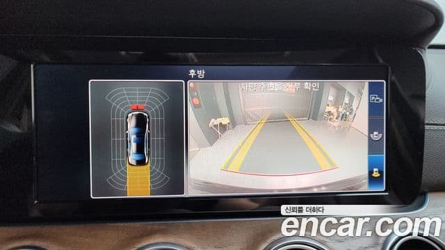 Mercedes-Benz E-Class 2019 — ფოტო 15/20
