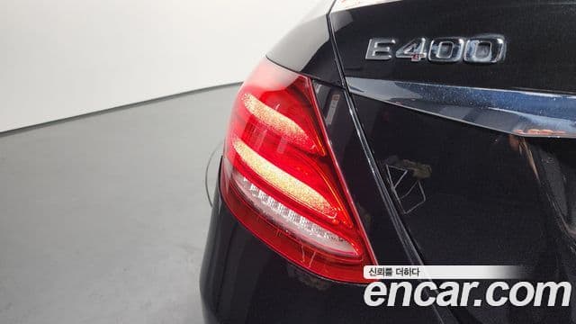 Mercedes-Benz E-Class 2019 — Photo 28/32