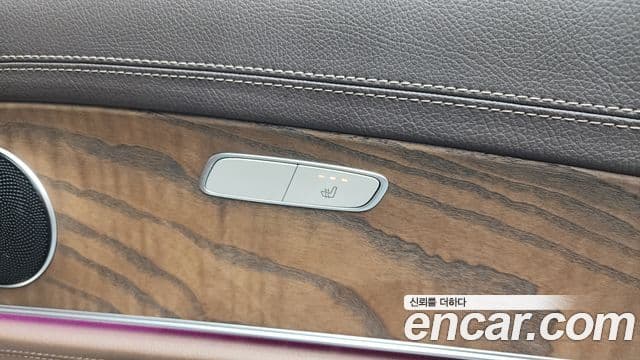 Mercedes-Benz E-Class 2019 — Photo 27/32