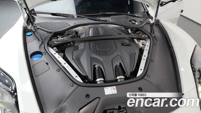 Porsche Panamera 2024 — ფოტო 6/20