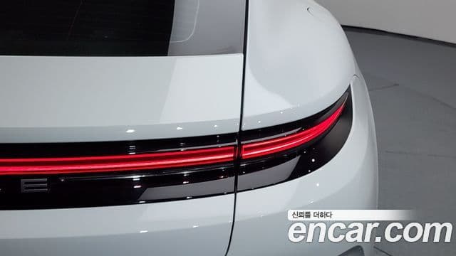 Porsche Panamera 2024 — Photo 9/33