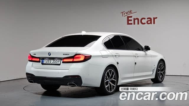 BMW 5 Series 2023 — ფოტო 2/20
