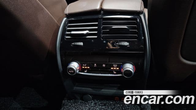 BMW 5 Series 2023 — ფოტო 19/20