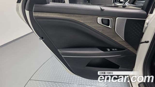 Kia K8 2021 — Photo 9/35