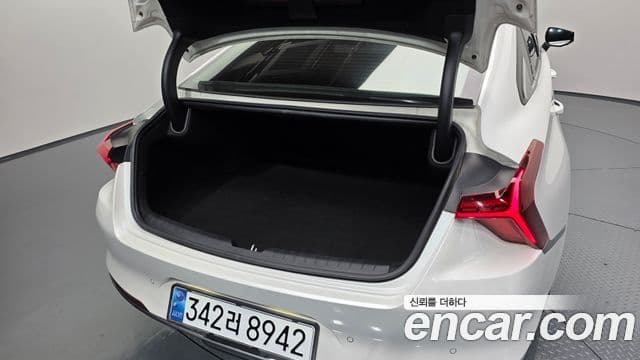 Kia K8 2021 — Photo 2/35