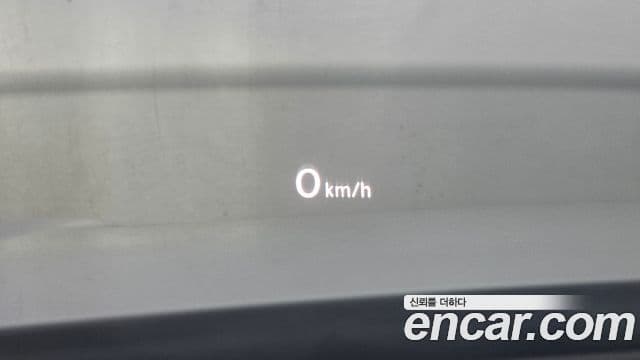Volkswagen Tiguan 2019 — ფოტო 17/20