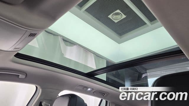 Volkswagen Tiguan 2019 — ფოტო 18/20