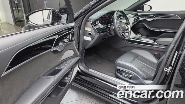 Audi A8 2021 — ფოტო 10/20