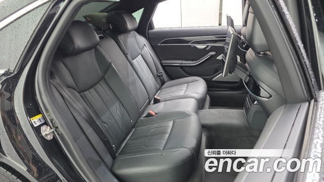 Audi A8 2021 — ფოტო 11/20