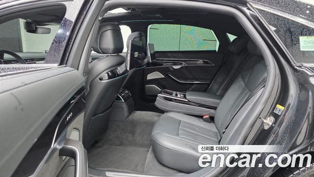 Audi A8 2021 — ფოტო 12/20
