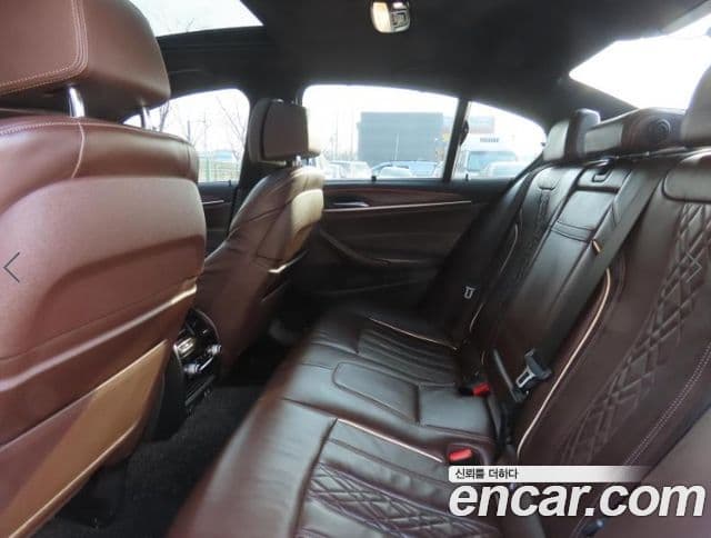 BMW 5 Series 2020 — Şəkil 18/20