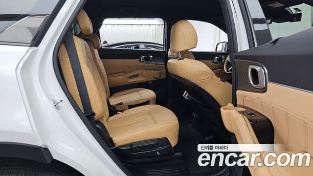Kia Sorento 2023 — Фото 12/20